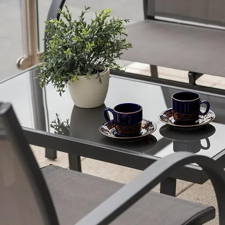 Porto Santa Rewales * レバル